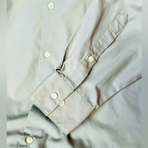 **$6 w/Bundle** Van Heusen Long Sleeve - Picture 5 of 5